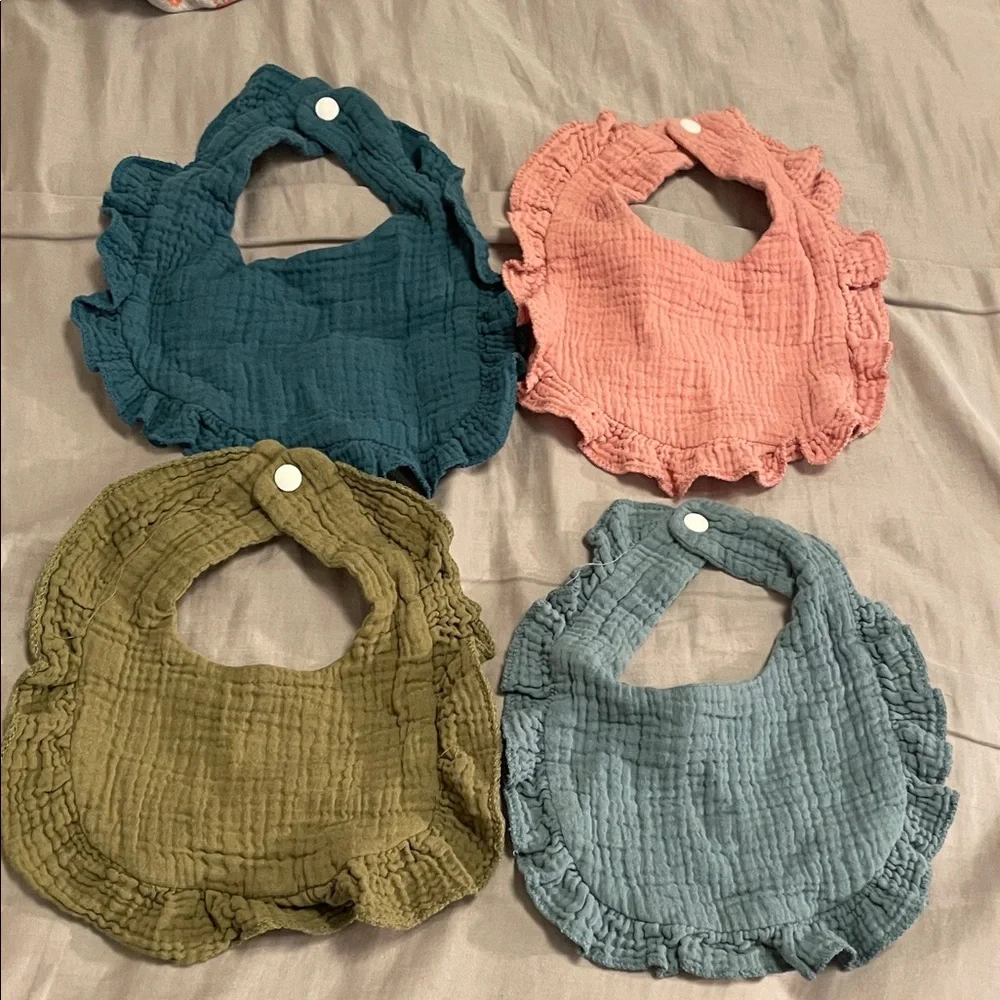 4 muslin cotton bibs